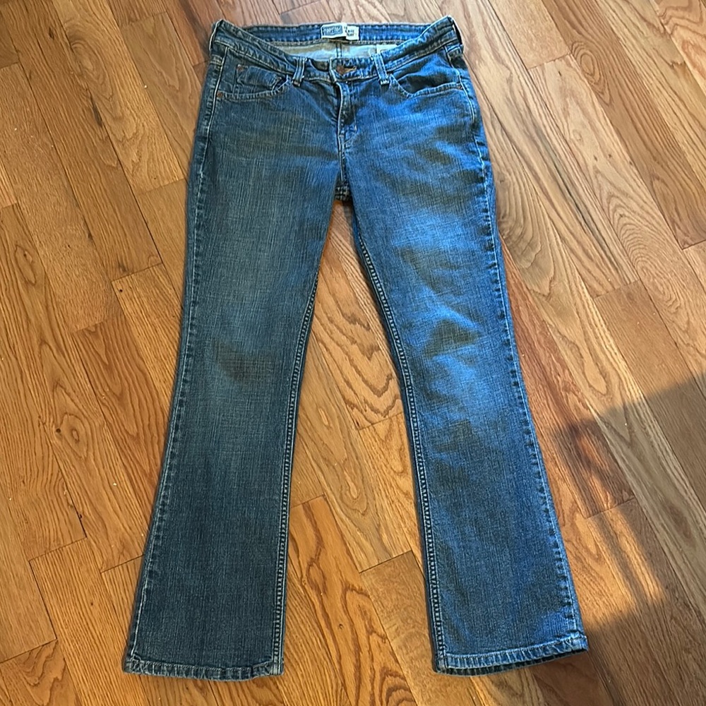Signature Levi Low Rise Bootcut